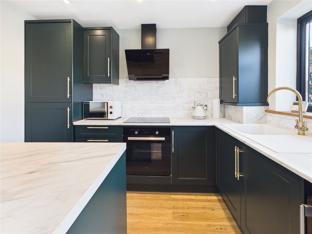 Property photo 2 of 20 Picture No. 13