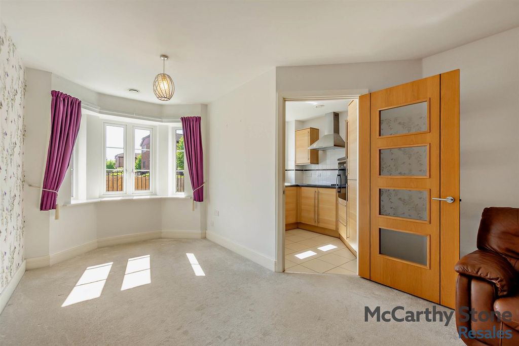 Property photo 3 of 27 8689474-Interior03-800.Jpg