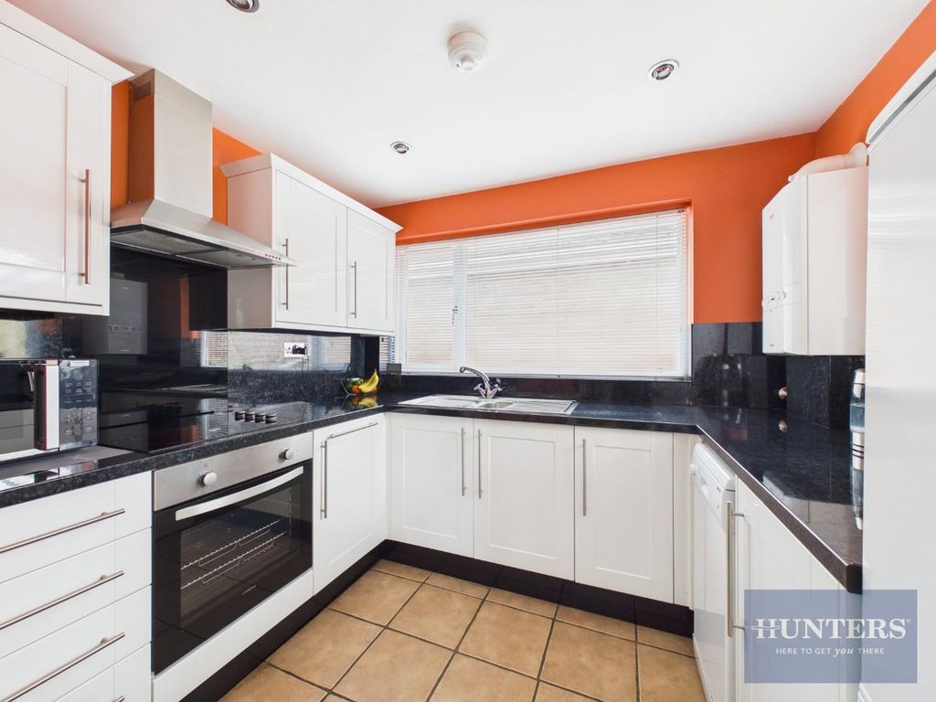 Property photo 2 of 21 Kitchen