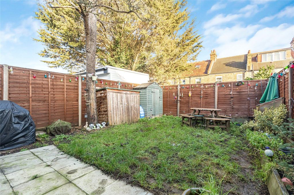 Property photo 3 of 11 Picture No. 17