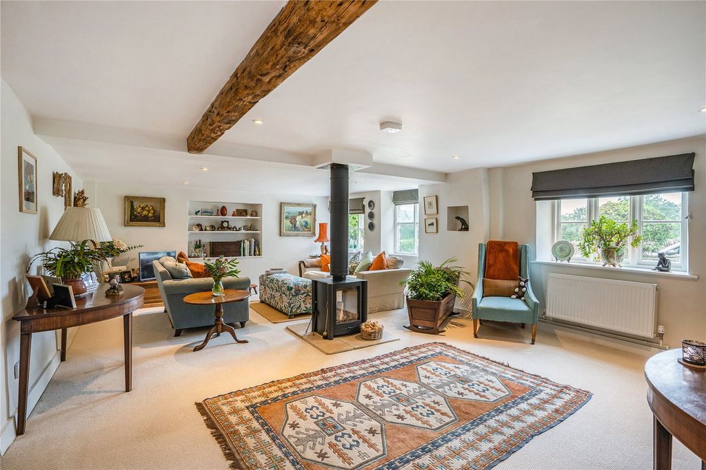 Property photo 2 of 15 Sitting Room