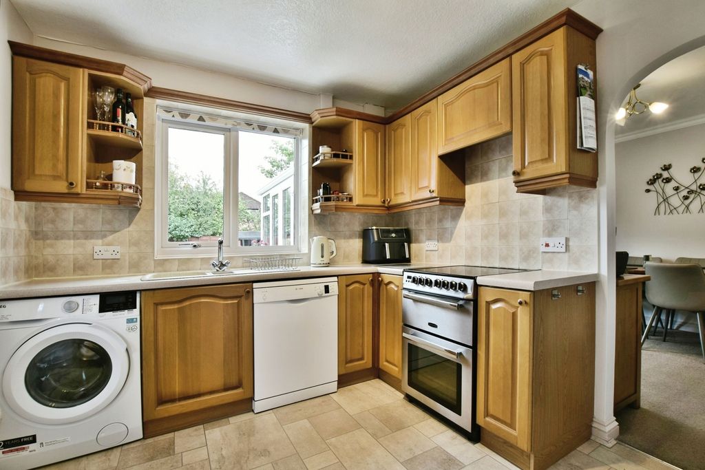 Property photo 3 of 12 Pbox-Img.Jpg