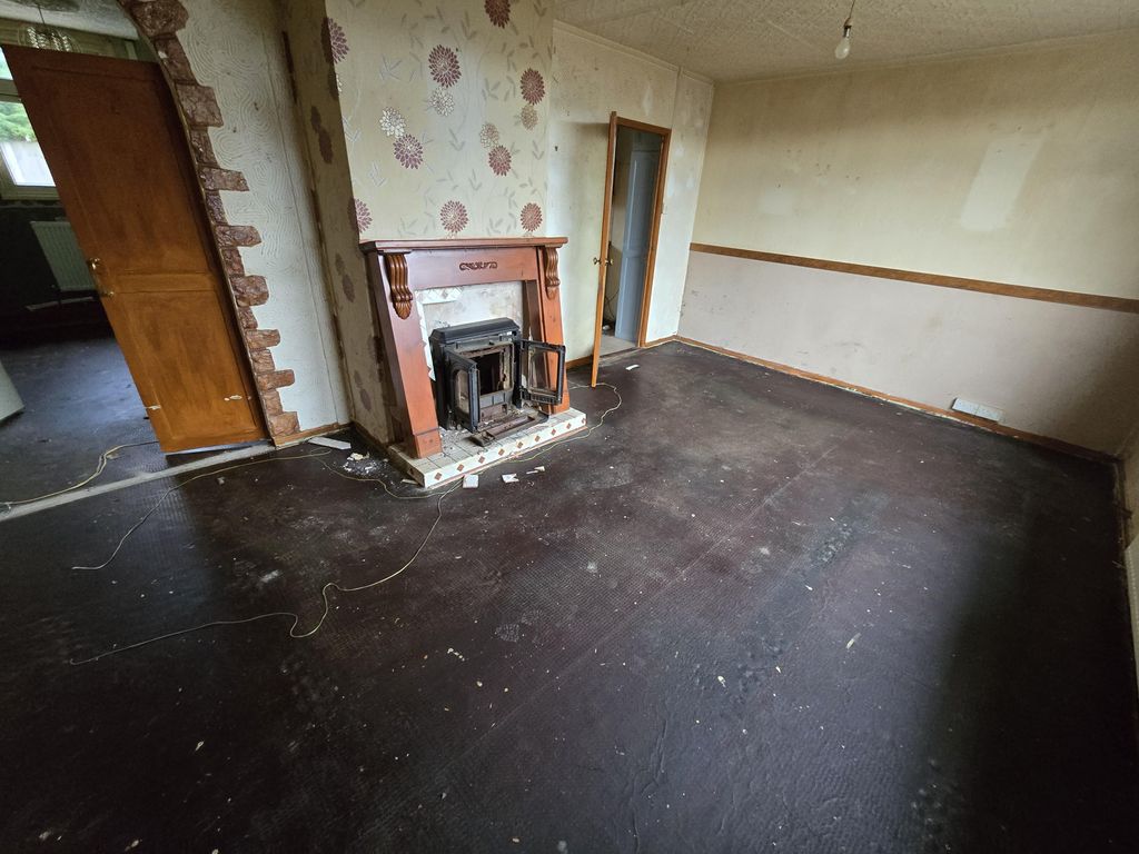 Property photo 3 of 13 R251217 294 - 6 Darley Avenue, Crewe, Cheshire, Cw2 8Nf  (18).Jpg