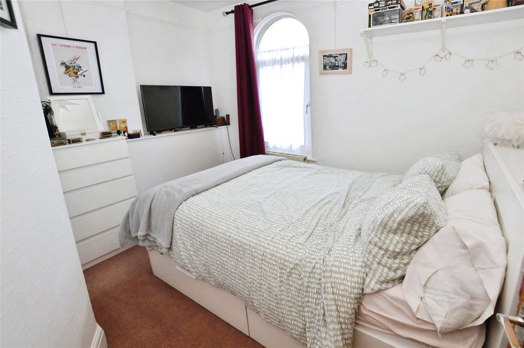 Property photo 2 of 12 Bedroom 1