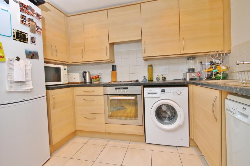 Property photo 2 of 8 Kitchen