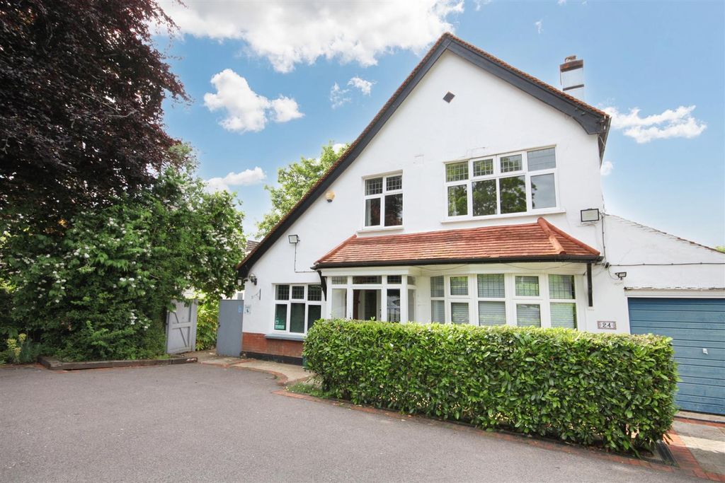 Property photo 1 of 10 Front Sunny
