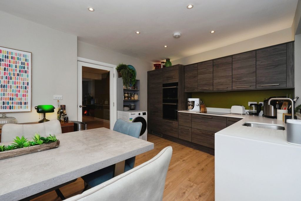 Property photo 3 of 20 Photo