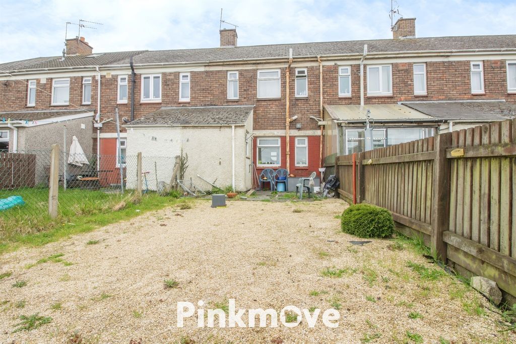 Property photo 2 of 8