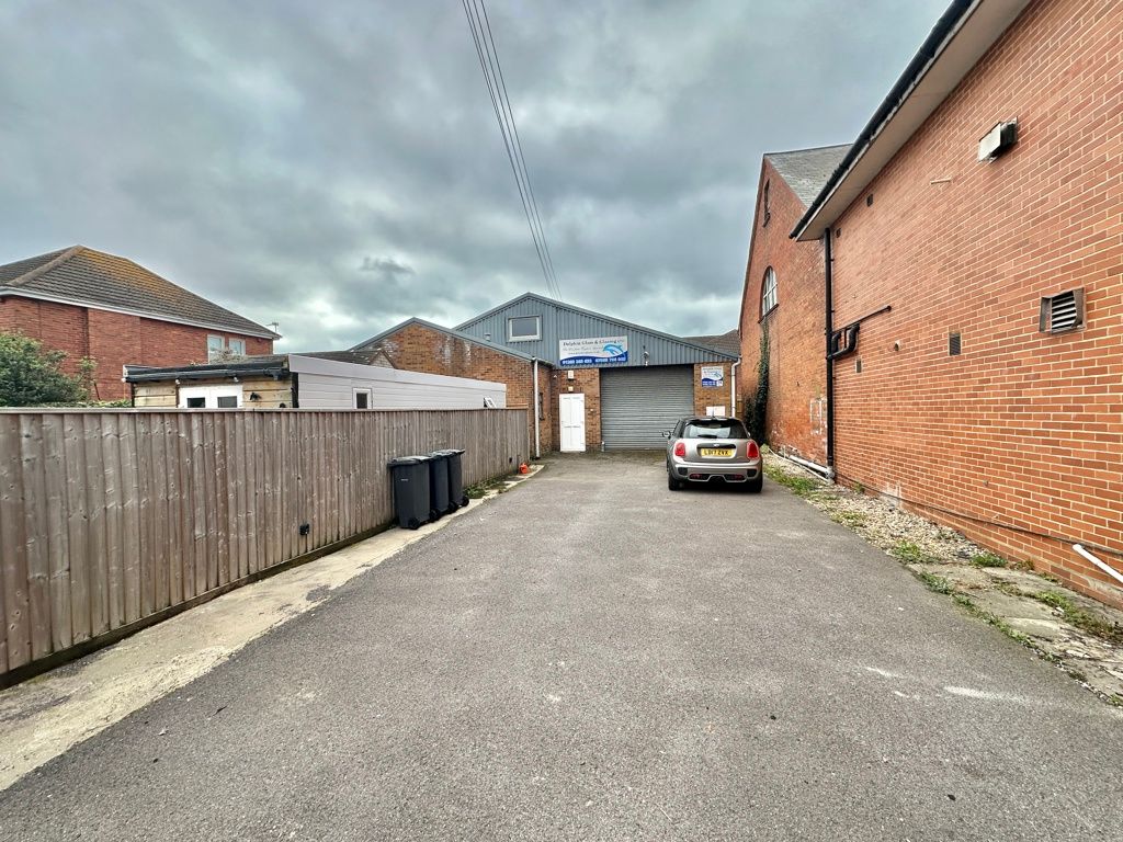 Property photo 1 of 13 Photo 17