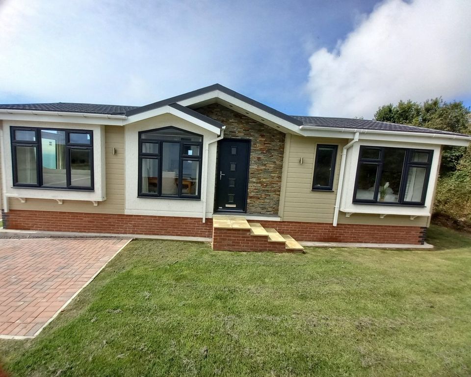 Property photo 1 of 6 1 Lundy View.Jpg