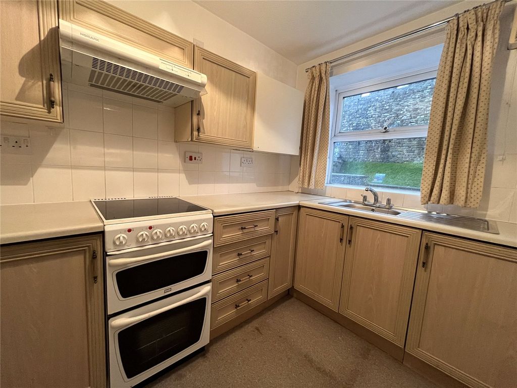 Property photo 3 of 19 Picture No. 17