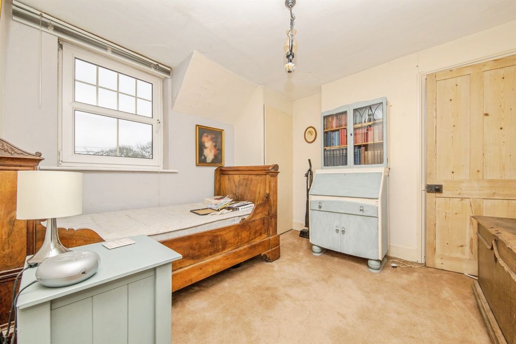 Property photo 3 of 16