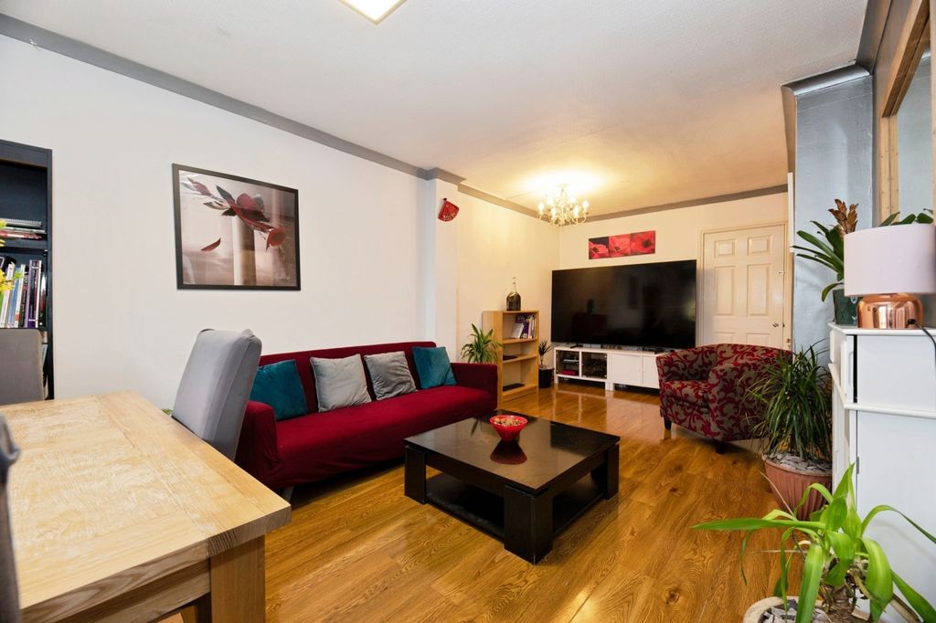 Property photo 2 of 18 Living Room