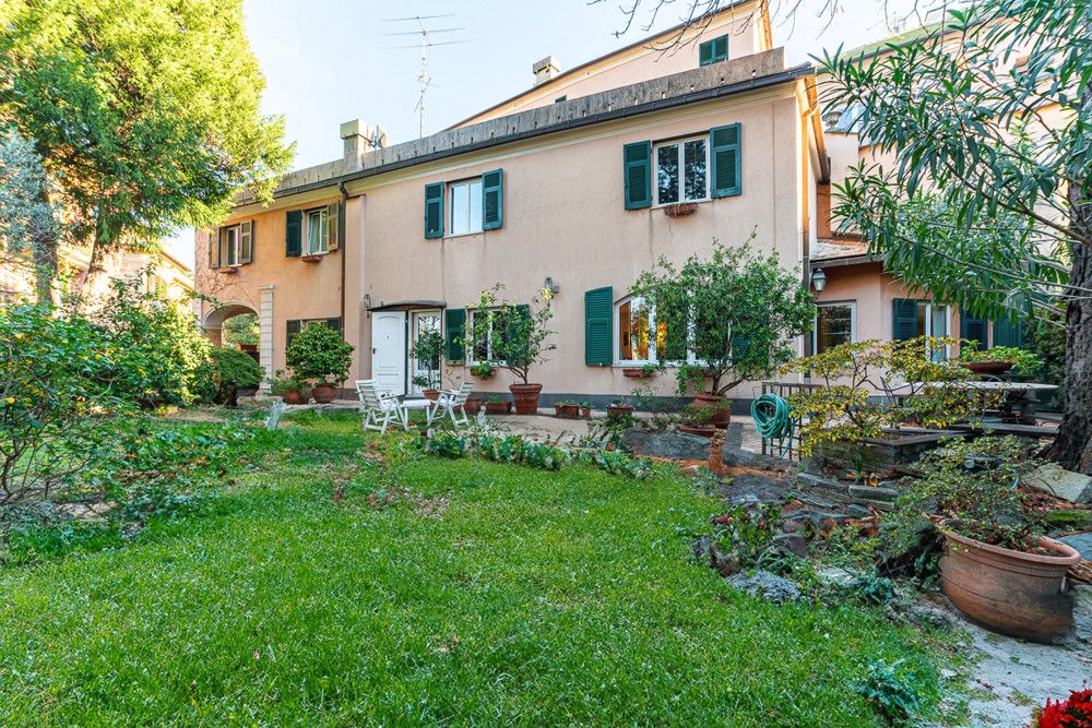 Property photo 2 of 31