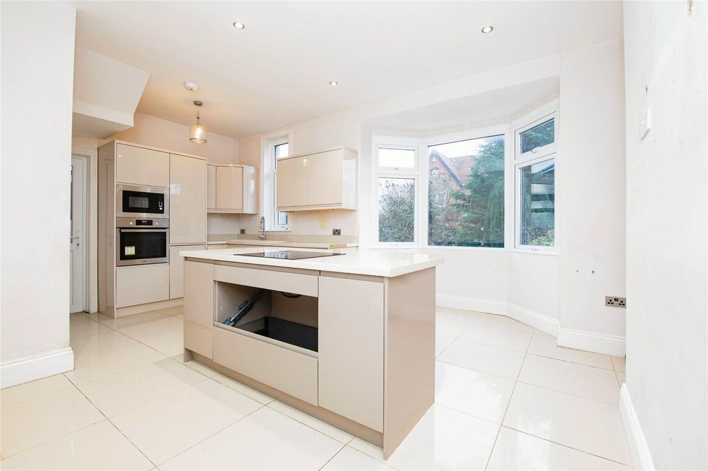 Property photo 2 of 16 Picture No. 09