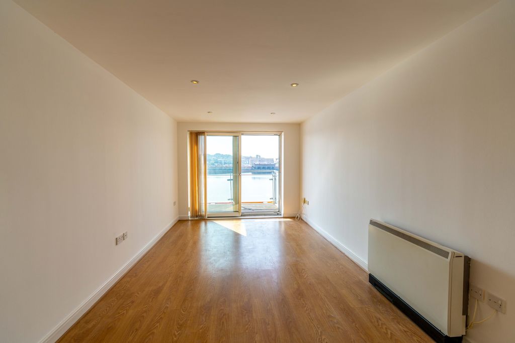 Property photo 2 of 10 Photo