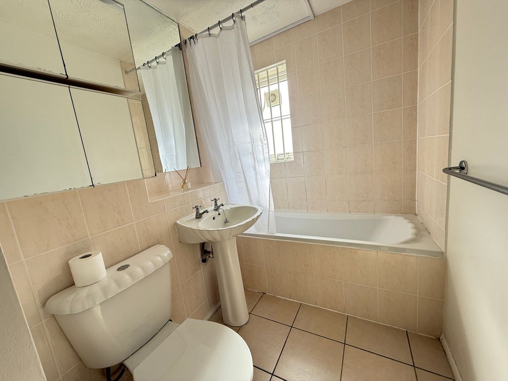 Property photo 3 of 10 Photo 2