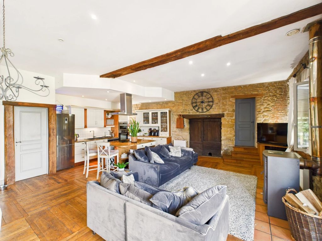 Property photo 3 of 15