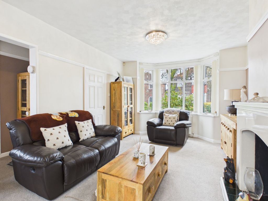 Property photo 3 of 22 Cam03729G0-Pr0283-Still008