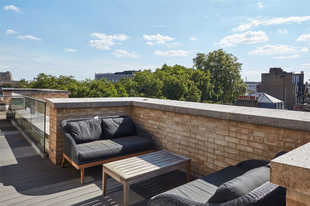 Property photo 1 of 15 Roof Terrace