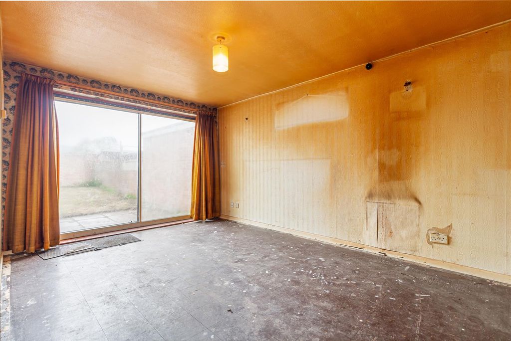 Property photo 3 of 20 Living-Room-1.Jpg