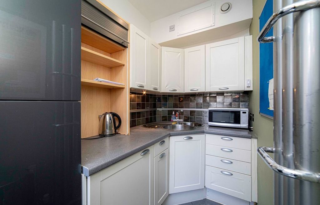 Property photo 3 of 10 Picture No. 04