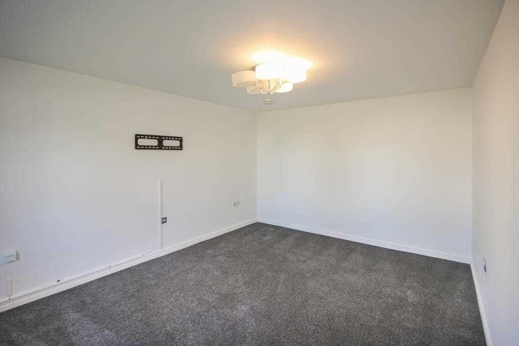 Property photo 2 of 25