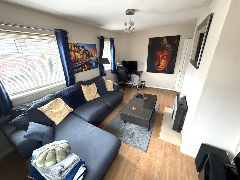 Property photo 1 of 7 56180728-0088-4F60-9005-88F513c2c09d