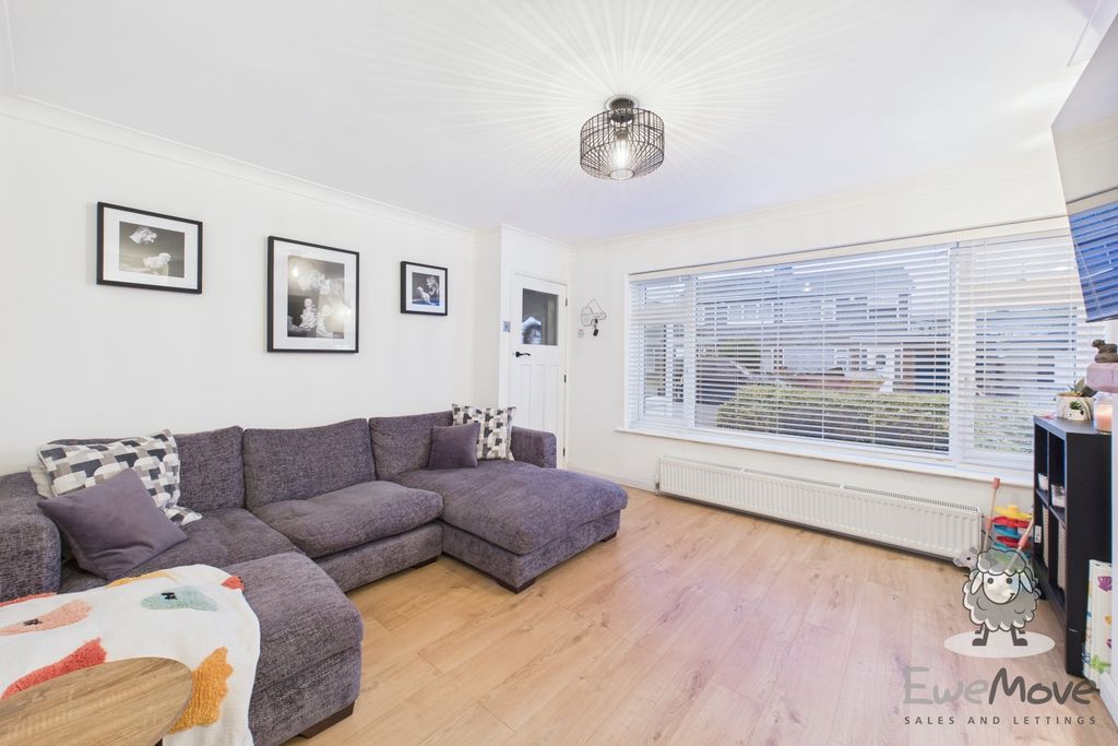 Property photo 2 of 12 10