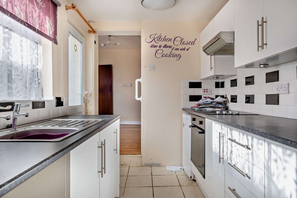 Property photo 2 of 24