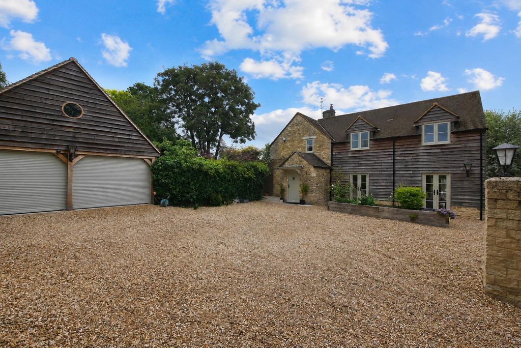 Property photo 1 of 26 Approach