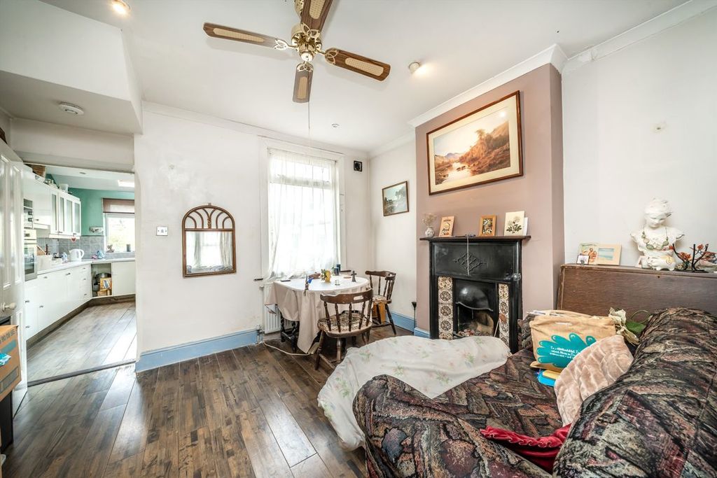 Property photo 3 of 7