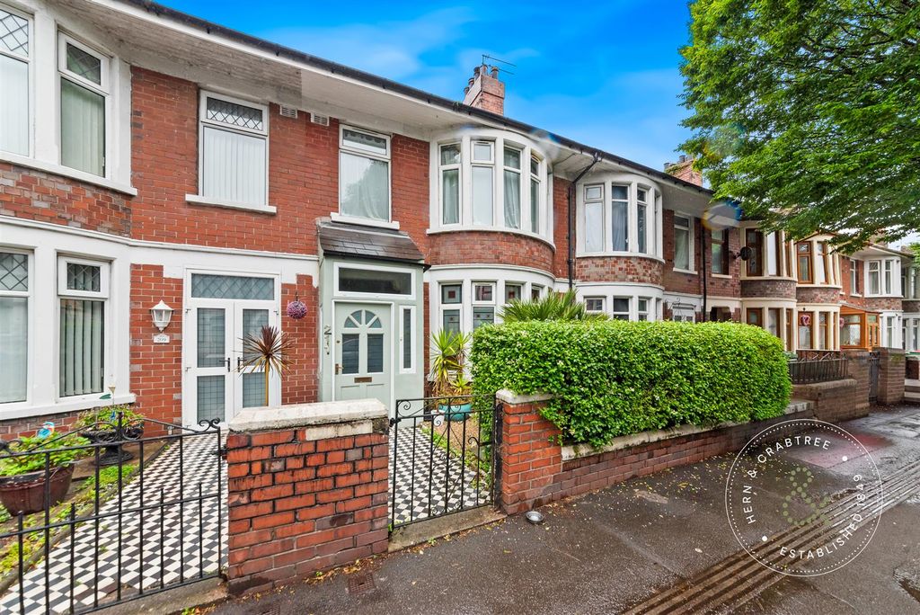 Property photo 1 of 32 Corporation-Road-33.Jpg
