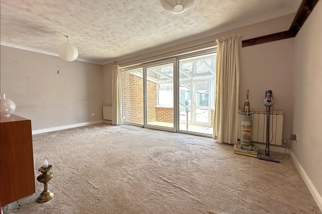 Property photo 3 of 16 Photo 6