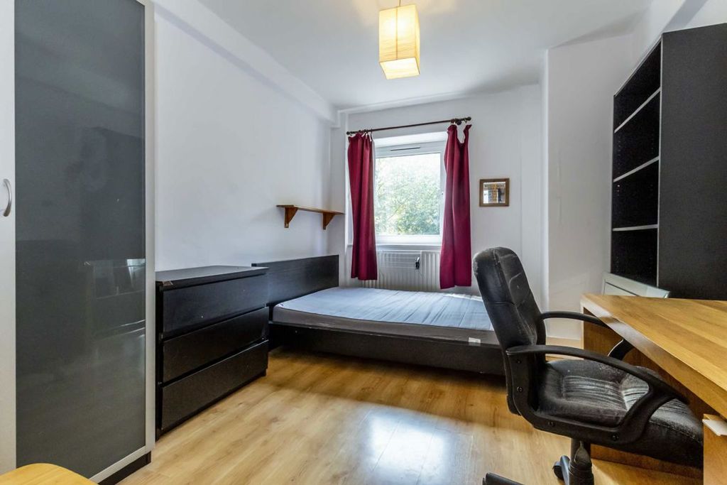 Property photo 3 of 5