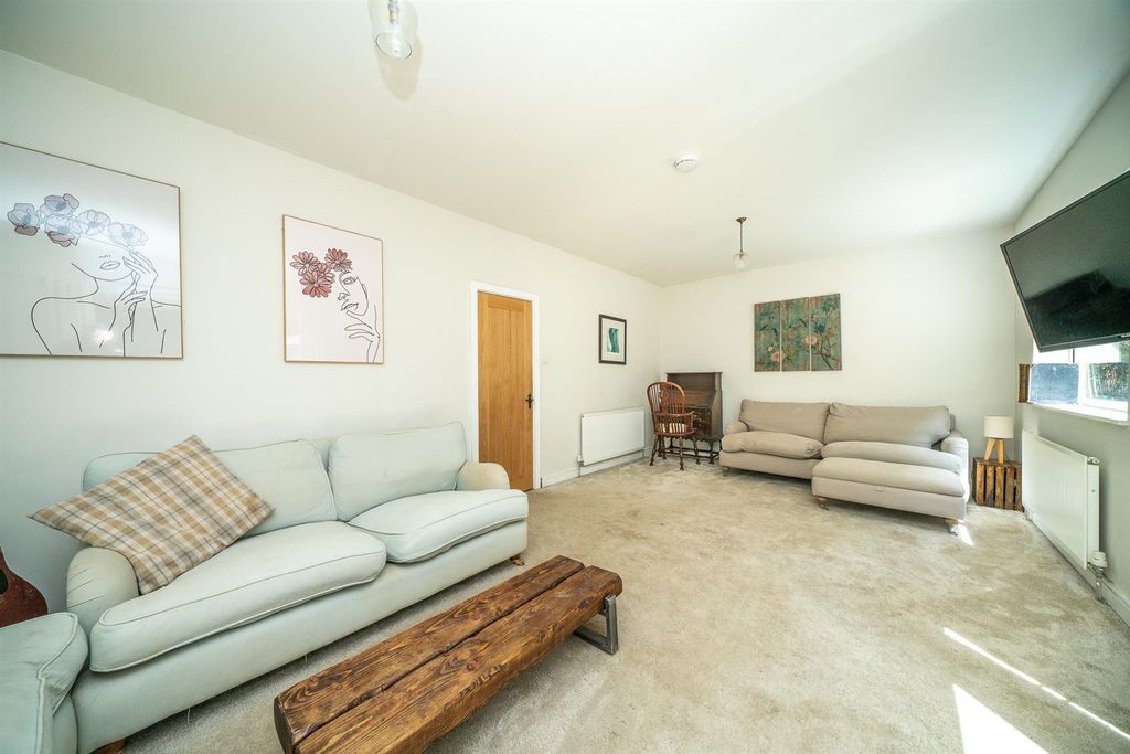 Property photo 2 of 29 13A-Hill-End-Lane-1017.Jpg
