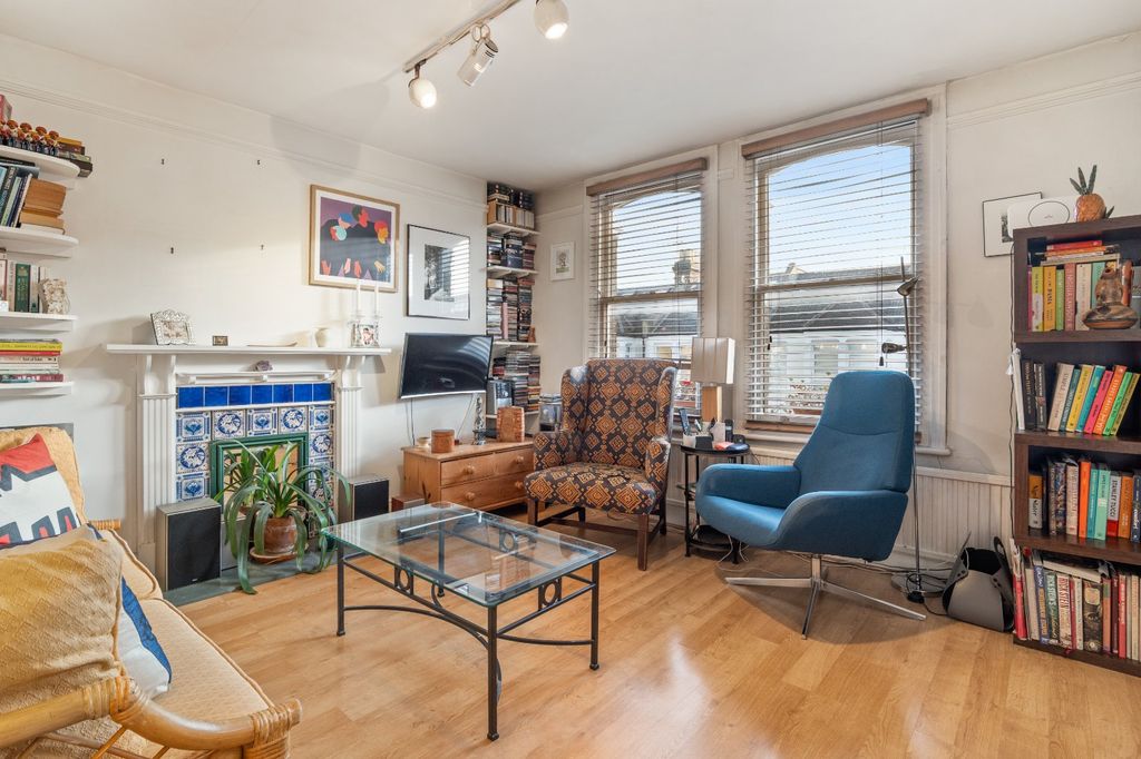 Property photo 2 of 7