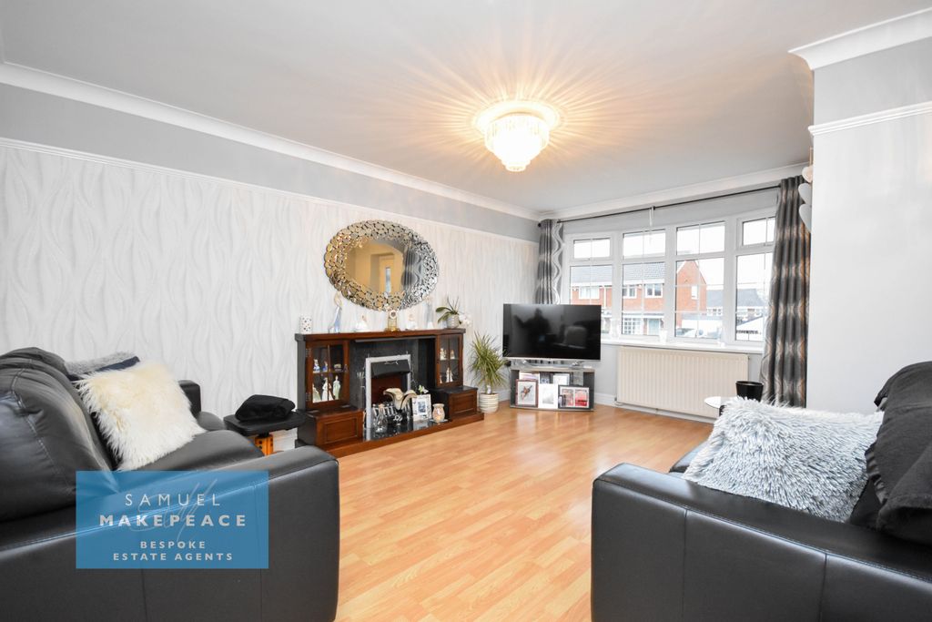 Property photo 3 of 30 Gallery