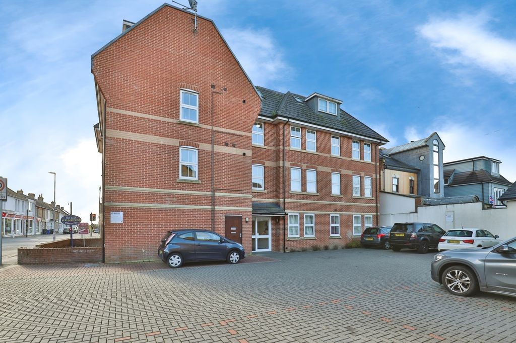 Property photo 3 of 16 Photo