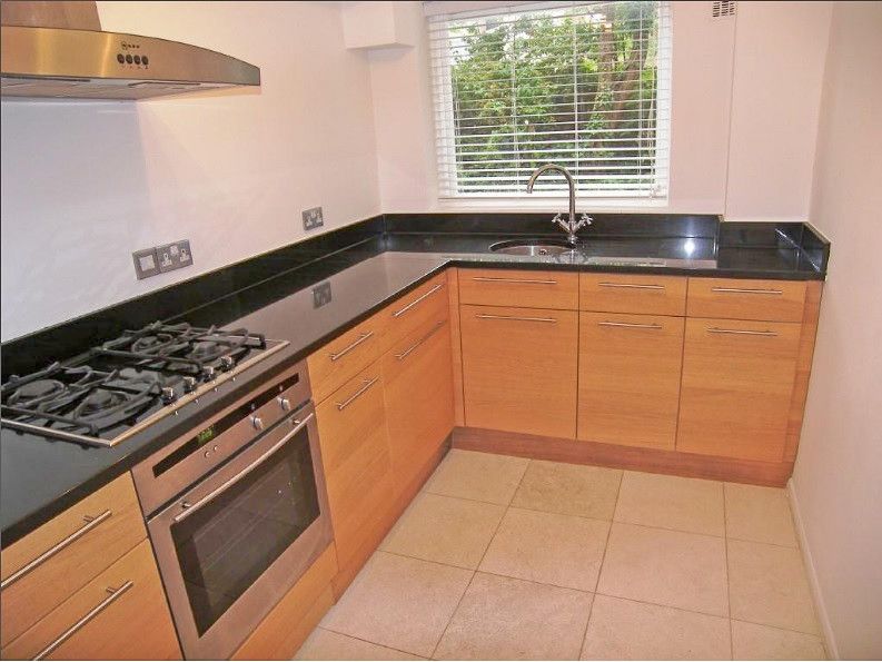 Property photo 3 of 6 Kitchen