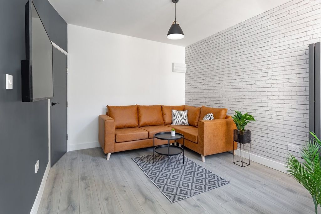 Property photo 3 of 13 3