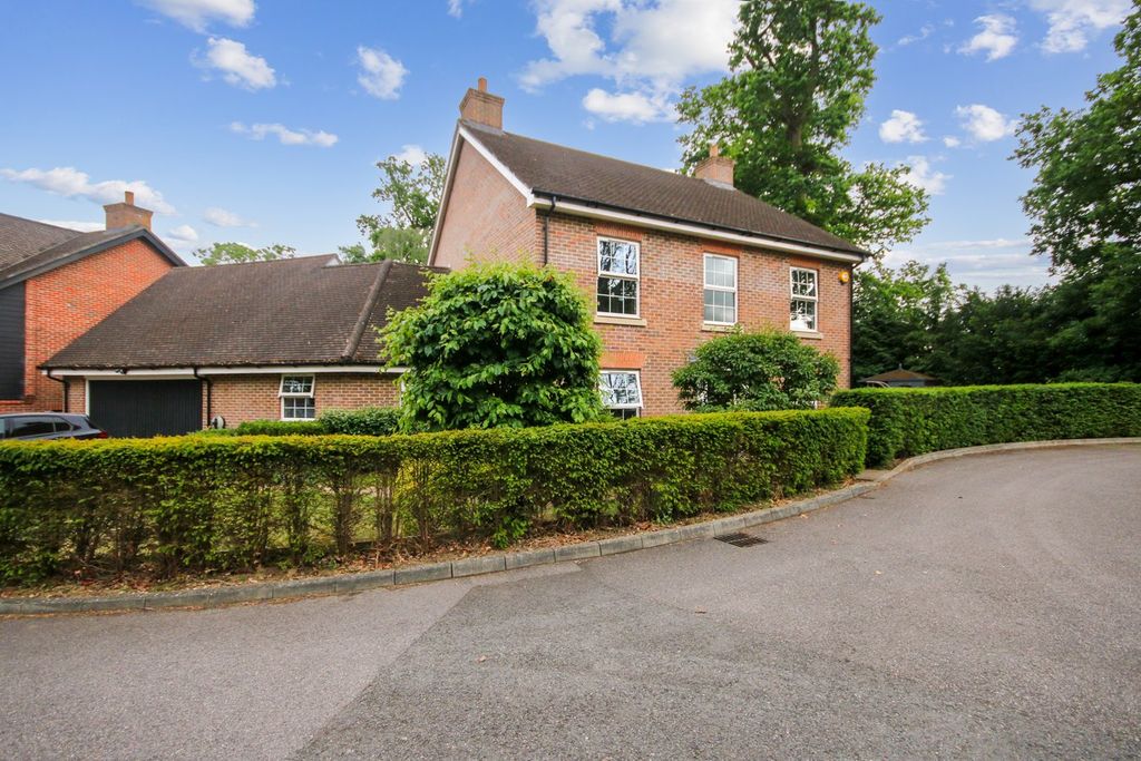 Property photo 1 of 29