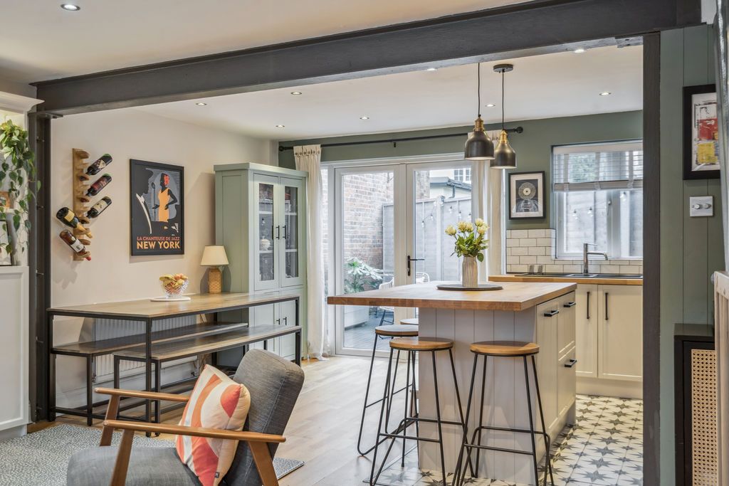 Property photo 3 of 14 Photo 5