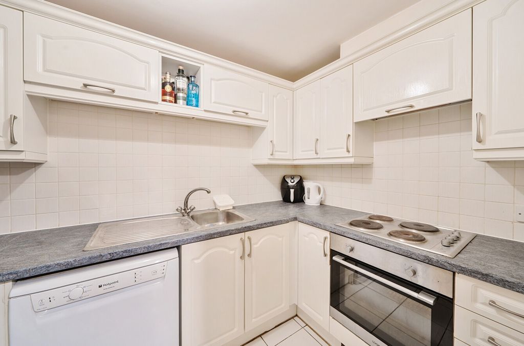 Property photo 3 of 12 1326396-13-687E53...
