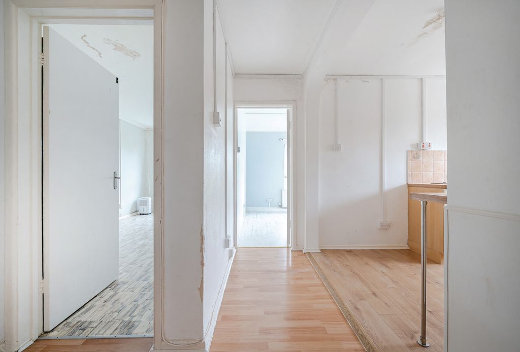 Property photo 3 of 18 1330245-5-6882487...