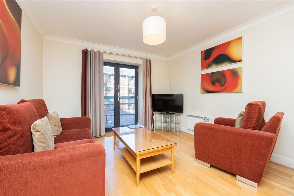 Property photo 3 of 22 22-St-Thomas-Street-Bs1-6Jy-3.Jpg