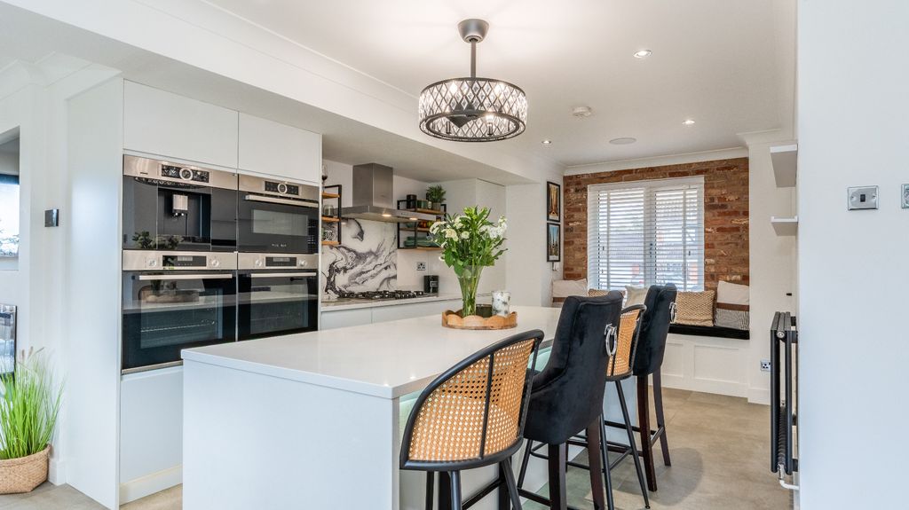 Property photo 3 of 26