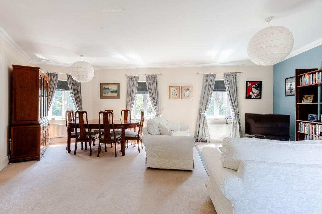 Property photo 2 of 17 A7409185-Hdr-9