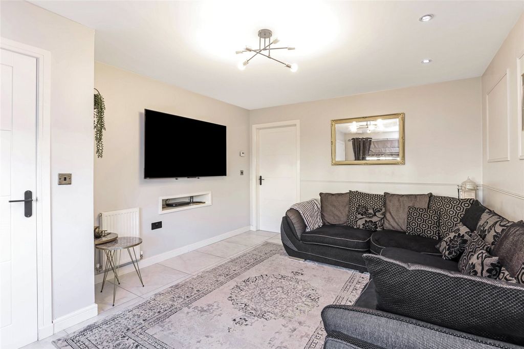 Property photo 3 of 19 3