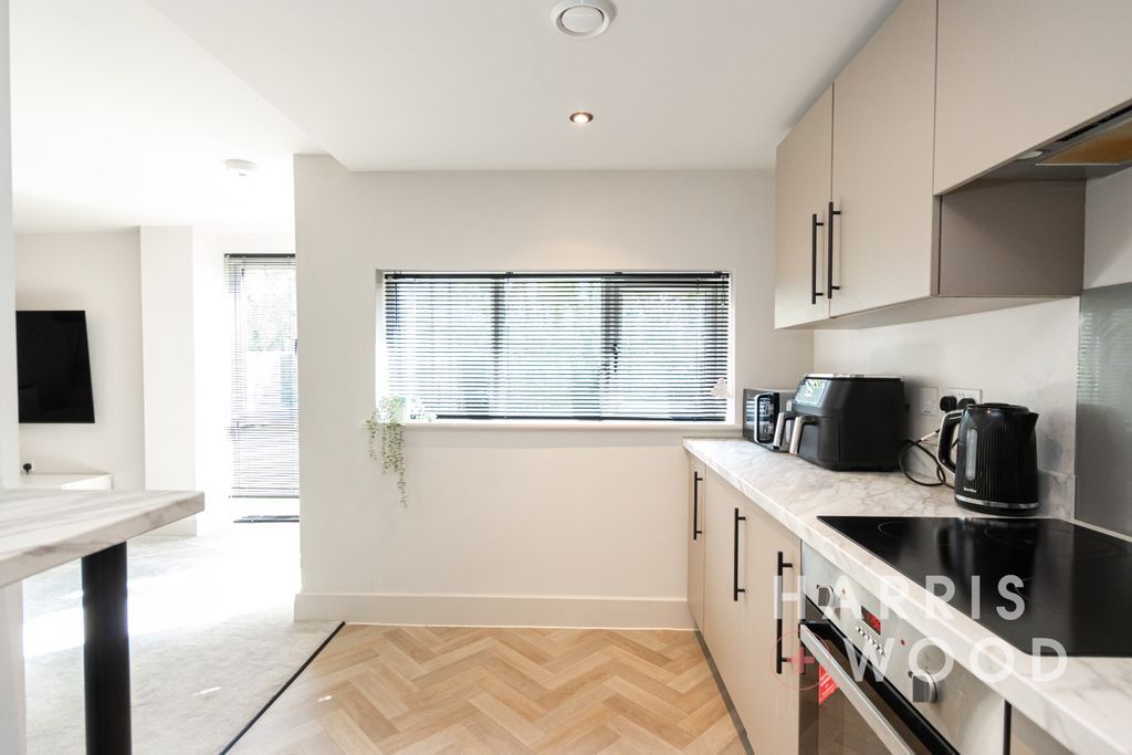 Property photo 3 of 13 4138087